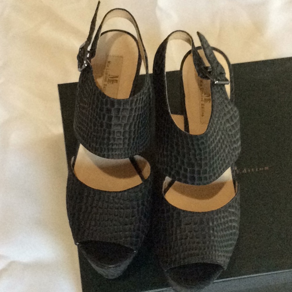 MIA limited Edition  PLATFORM WEDGES NWT - Picture 5 of 8